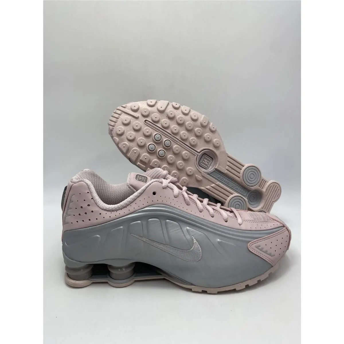 Nike Shox R4 Barely Rose Mtlc Platinum AR3565 600 Women`s Size 7