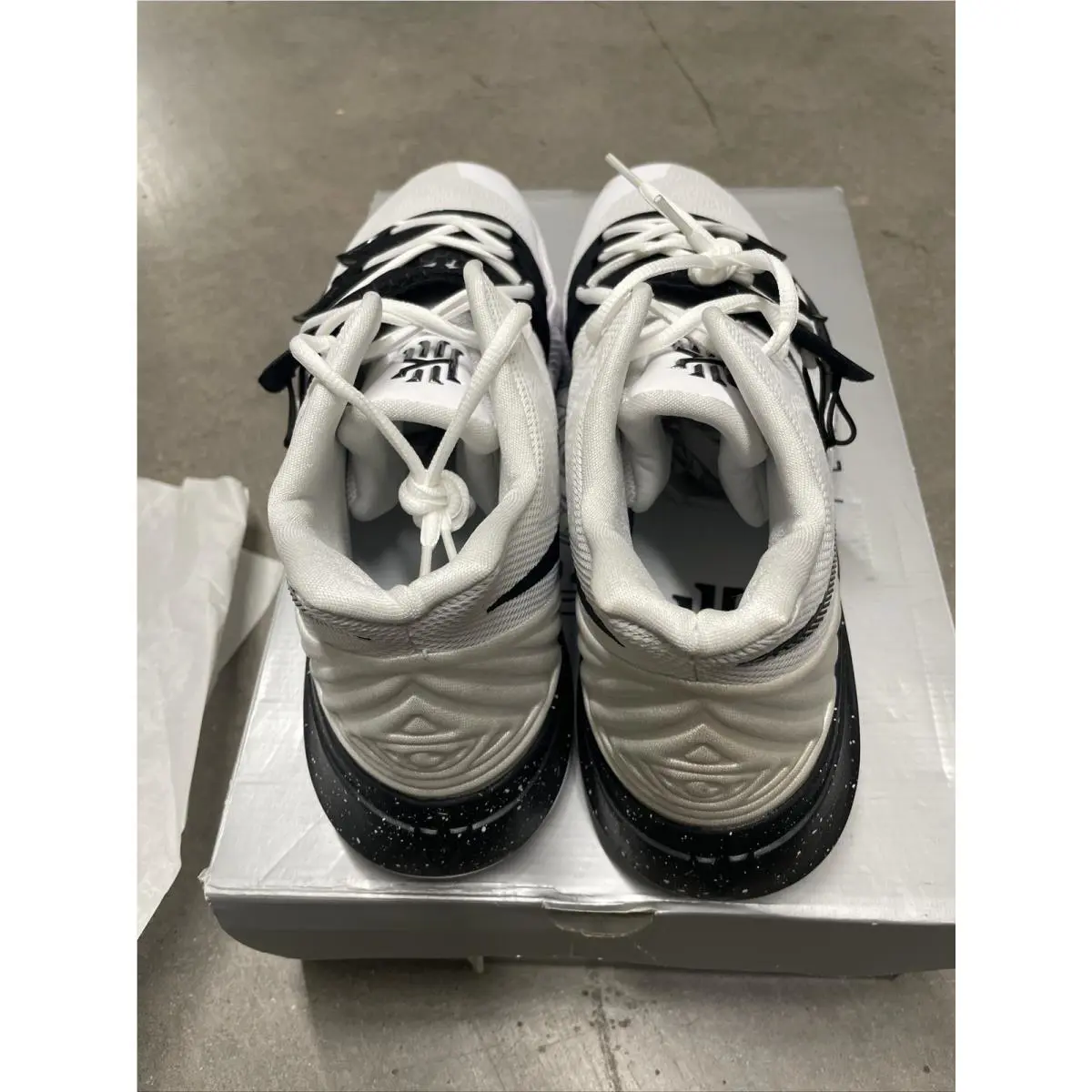 Nike shoes - Nike Kyrie 5 - Kyrie - CN9519-100 - White, Manufacturer: Black/White (UPC: 0193150703089) 3