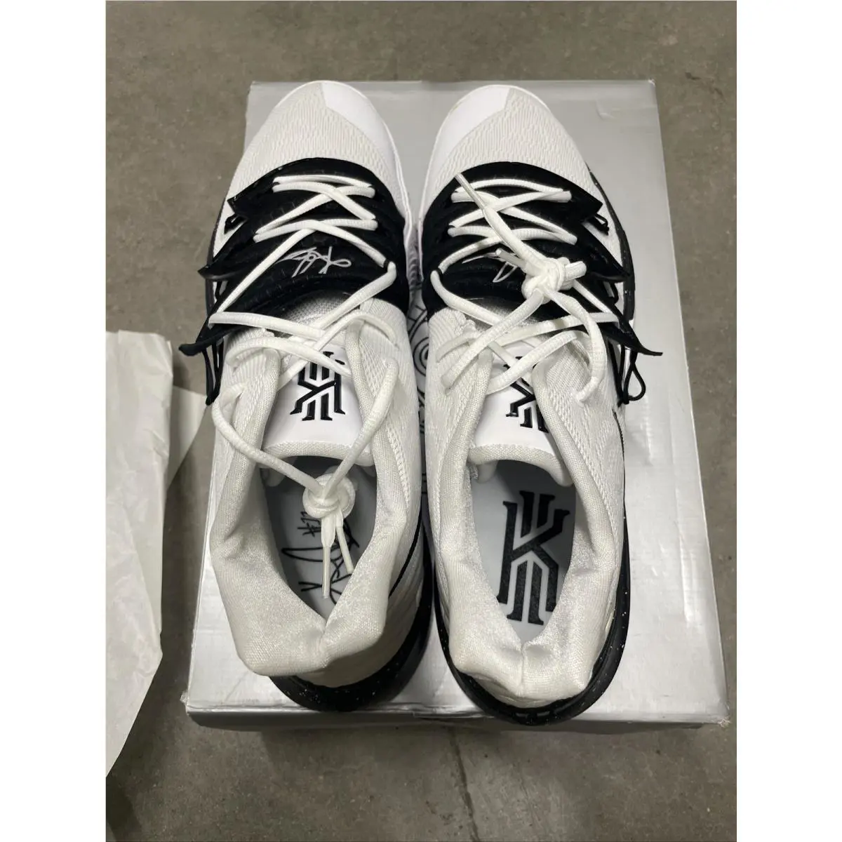 Nike shoes - Nike Kyrie 5 - Kyrie - CN9519-100 - White, Manufacturer: Black/White (UPC: 0193150703089) 4