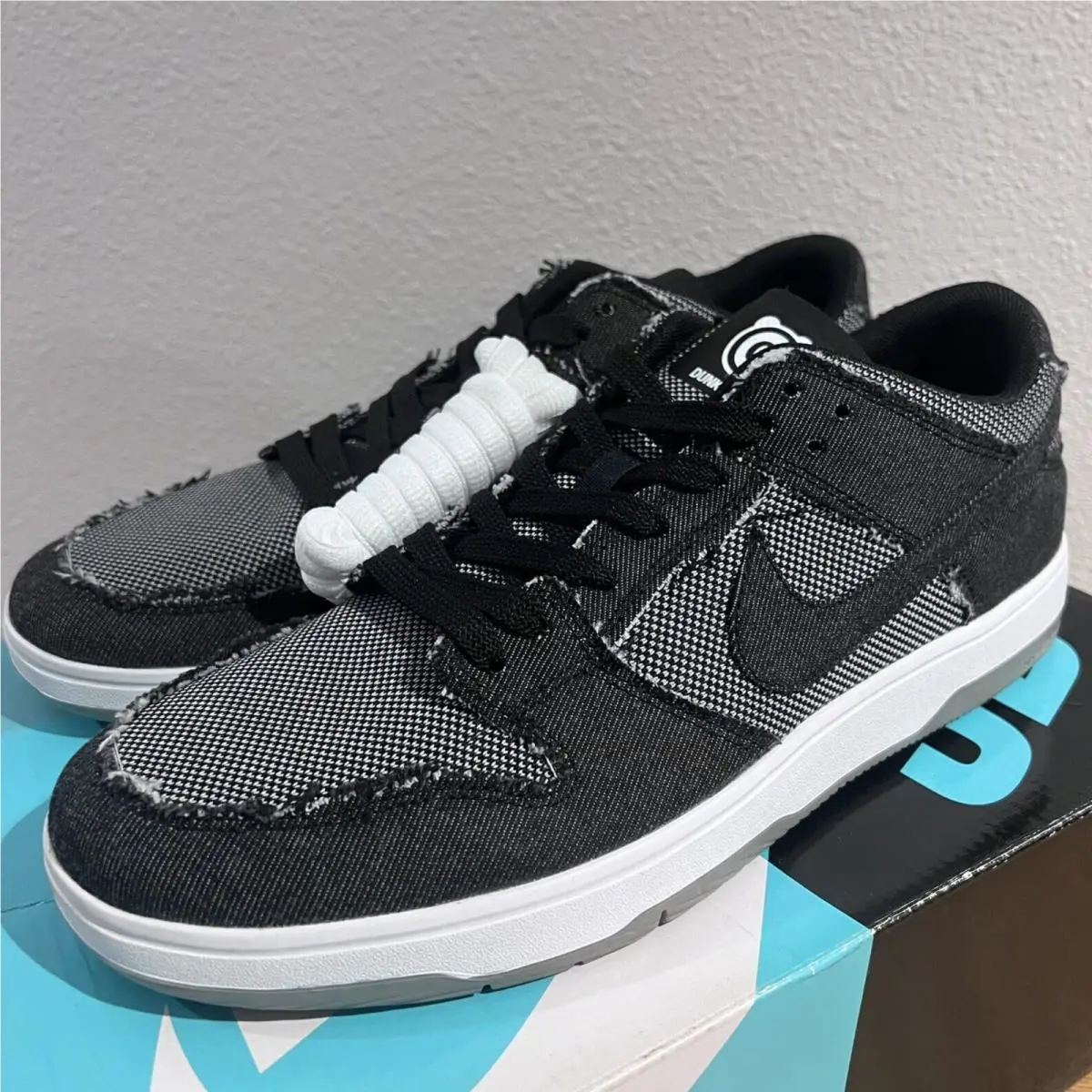 Nike shoes - Nike SB Dunk Low - Dunk Low - 877063002 - Black (UPC: 666003692187) 3