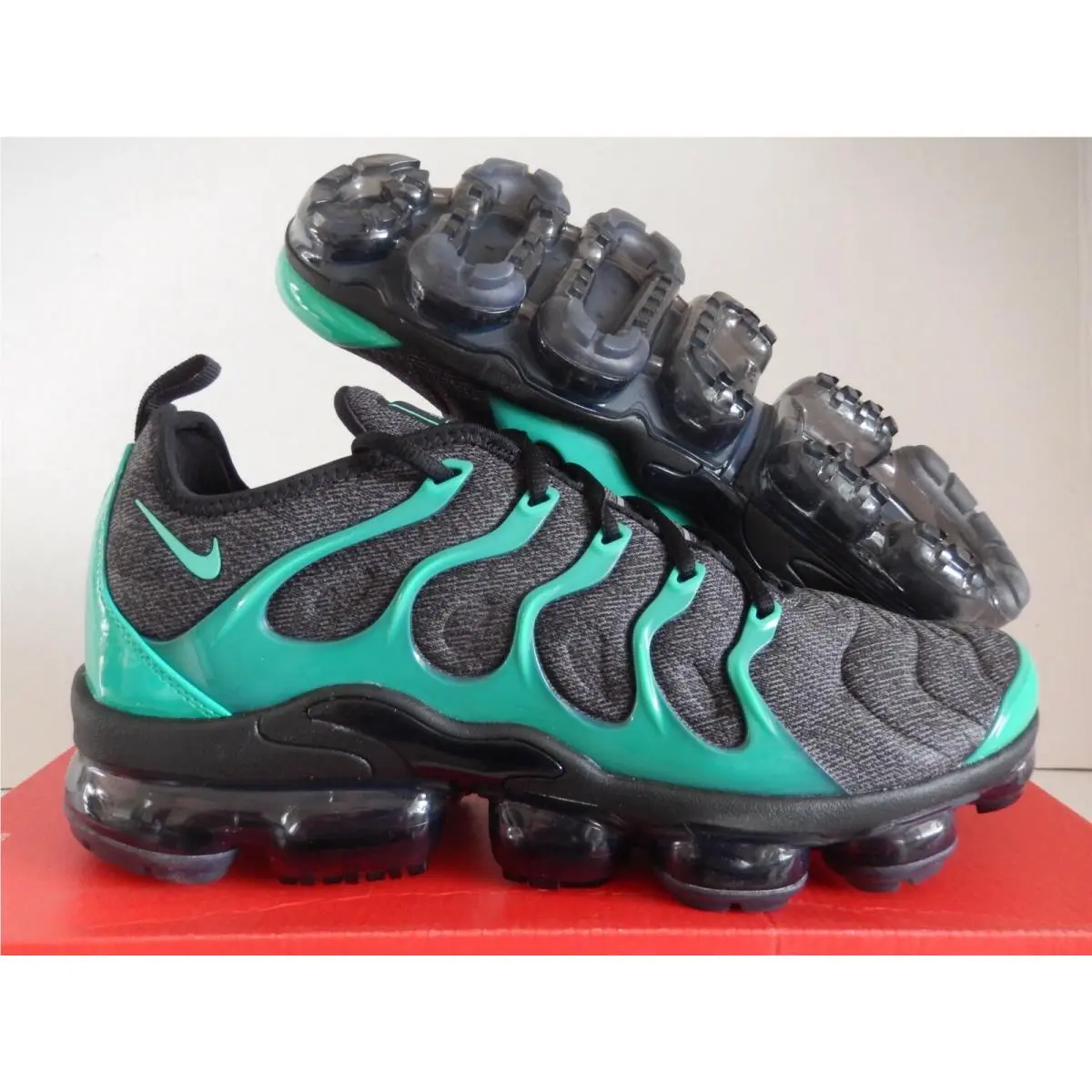 Nike Air Vapormax Plus Air Max Plus Black-green-grey Eagles SZ 9.5 924453-013