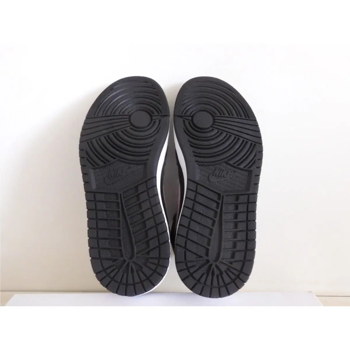 Nike shoes - Air Jordan 1 - Air - AQ9131-001 - Black (UPC: 886691350040) 5