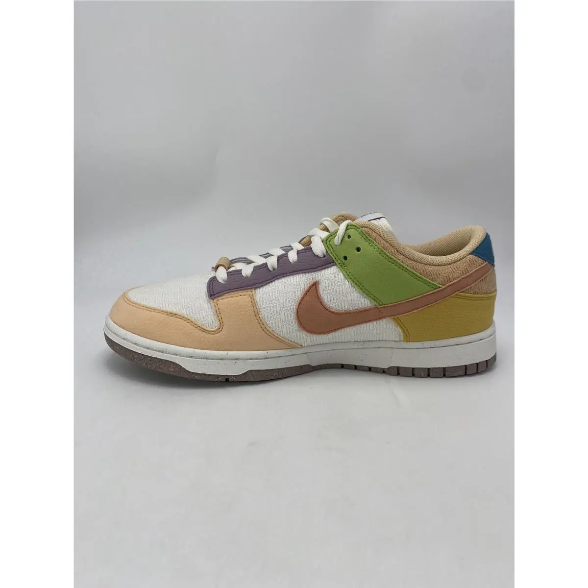 Nike shoes - SE - DQ0265 100 - Sail/Sanded Gold (UPC: 195869067971) 1
