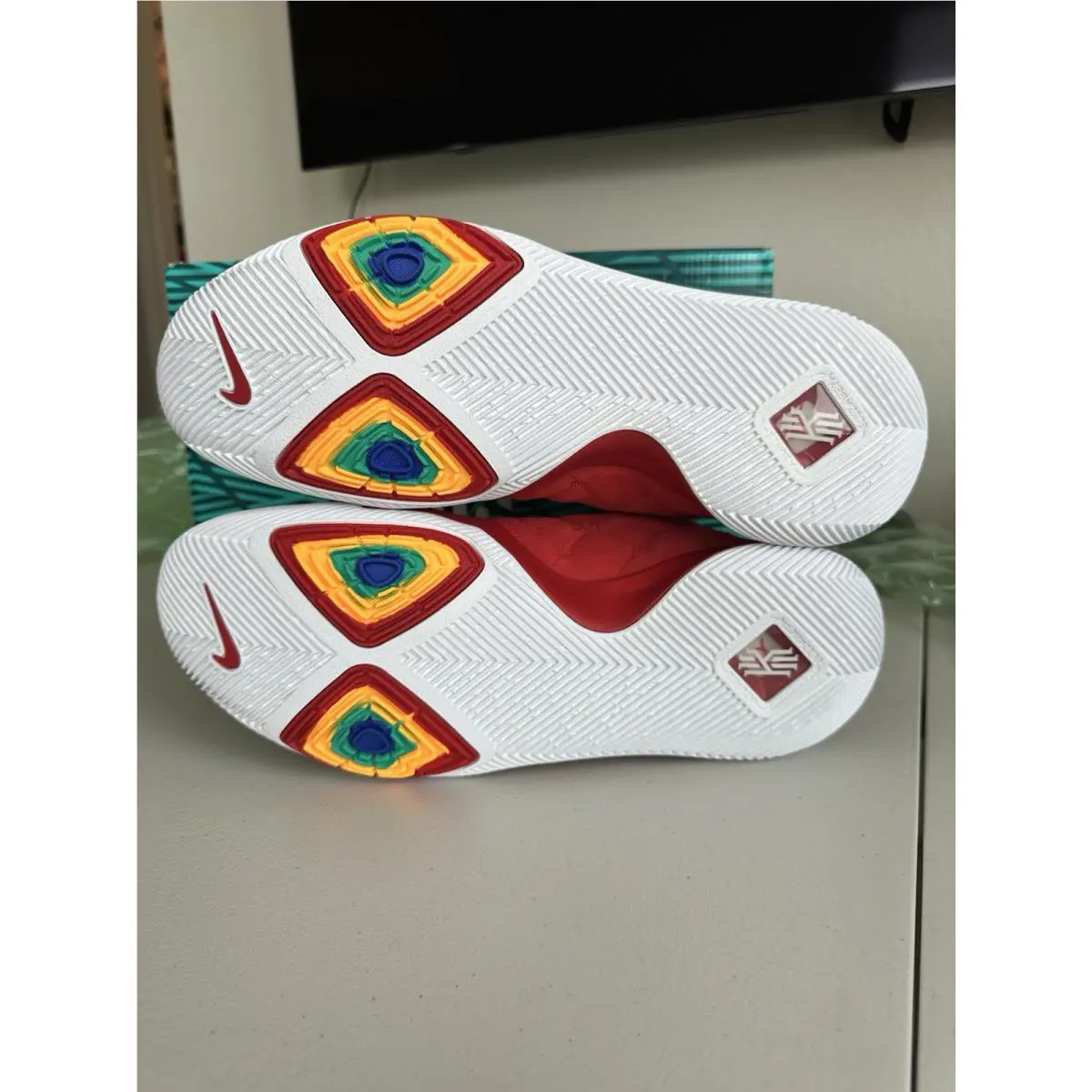 Nike shoes - Nike Kyrie 3 - Kyrie - 852395-601 - Red 7