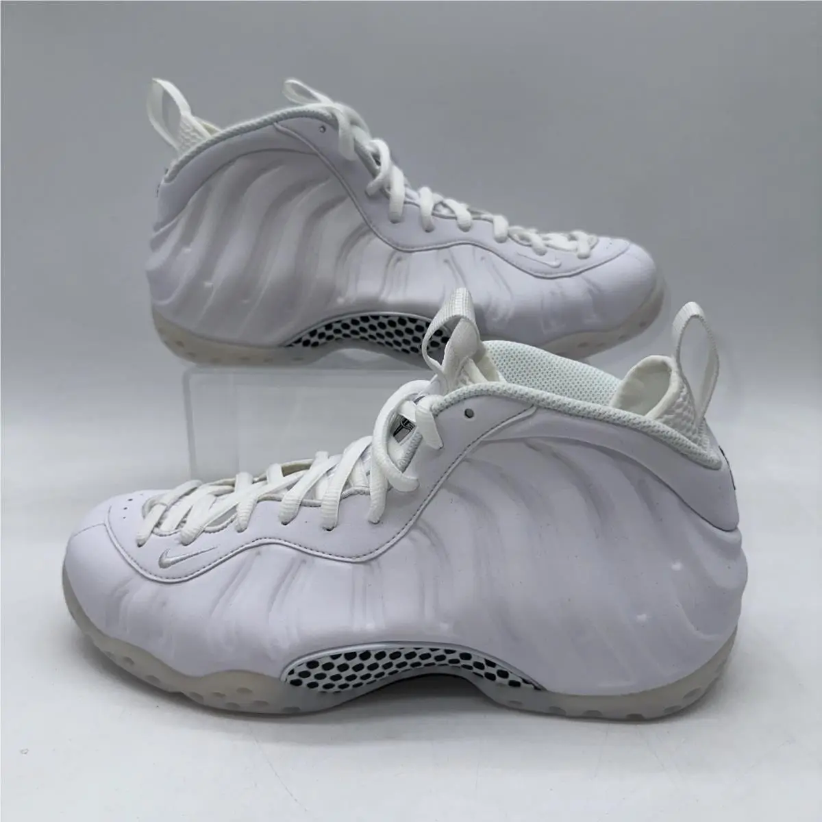 Nike Men`s Size 8.5 Air Foamposite One HJ5195 100 White Basketball Sneaker