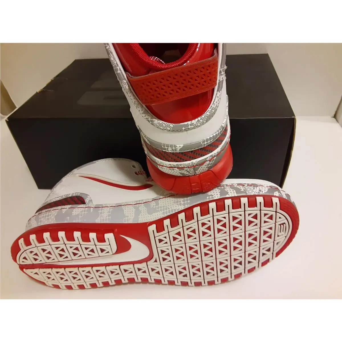Nike shoes - Nike Zoom LeBron - Zoom LeBron - 346526161 - White 1