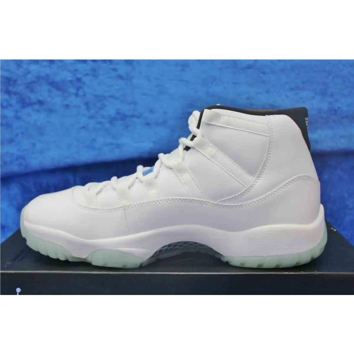 Nike shoes - Air Jordan 11 - Air - 378037-117 - White 0