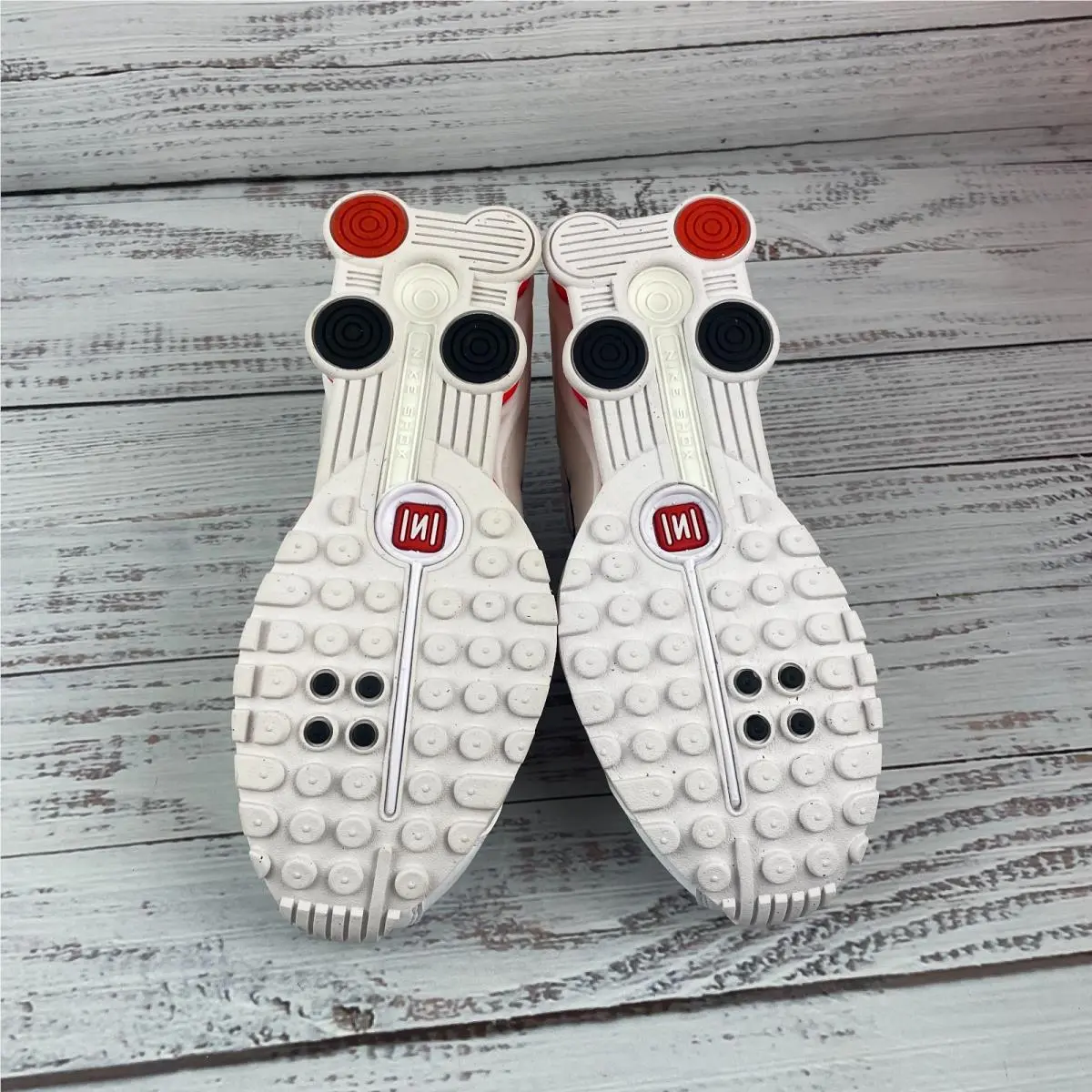 Nike shoes - Nike Shox - Shox - AR3565-103 - White (UPC: 197862722956) 6