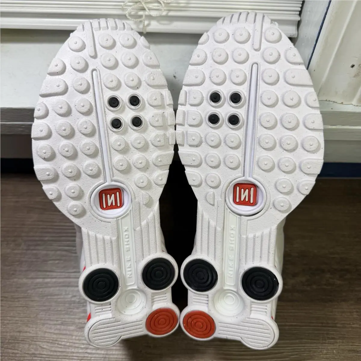 Nike shoes - Nike Shox R4 - Shox - AR3565-103 - Ivory 6