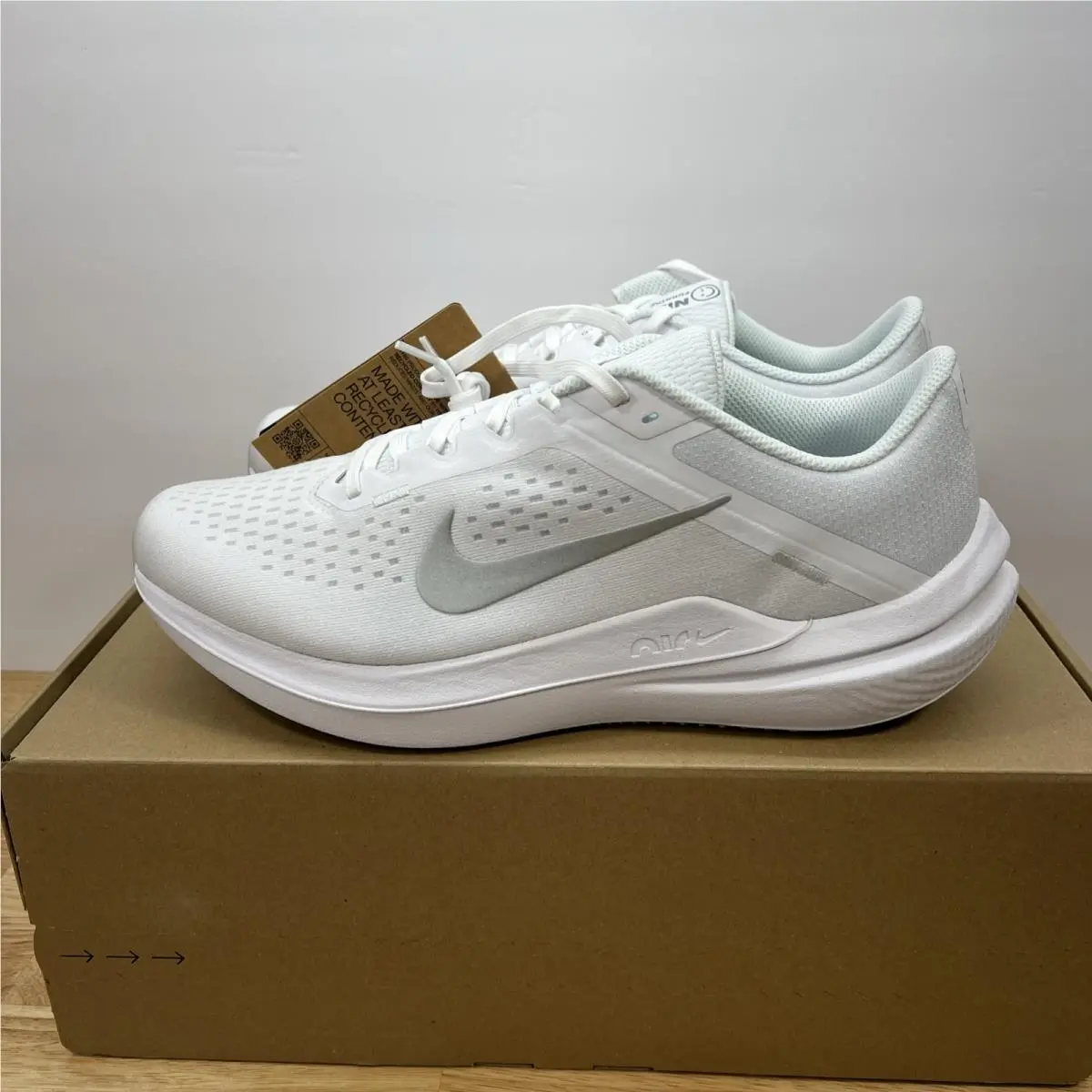 Nike Air Winflo 10 Shoes Women’s 10.5 Men’s 9 Running White DV4023-102 Active