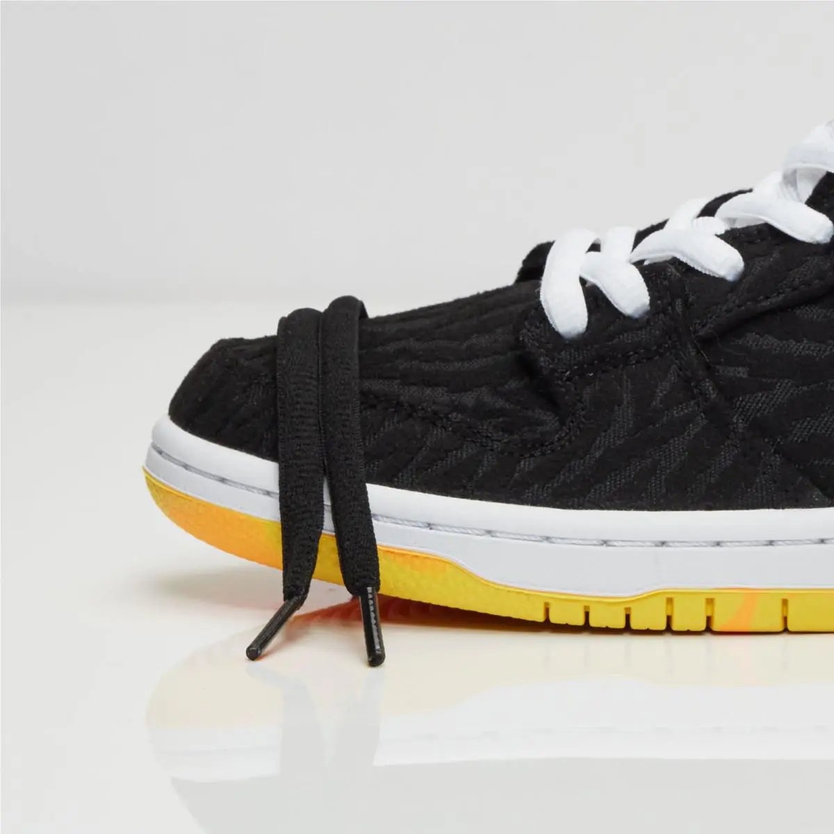 Nike shoes - Nike SB Dunk - Dunk - 305050-034 - Black 3