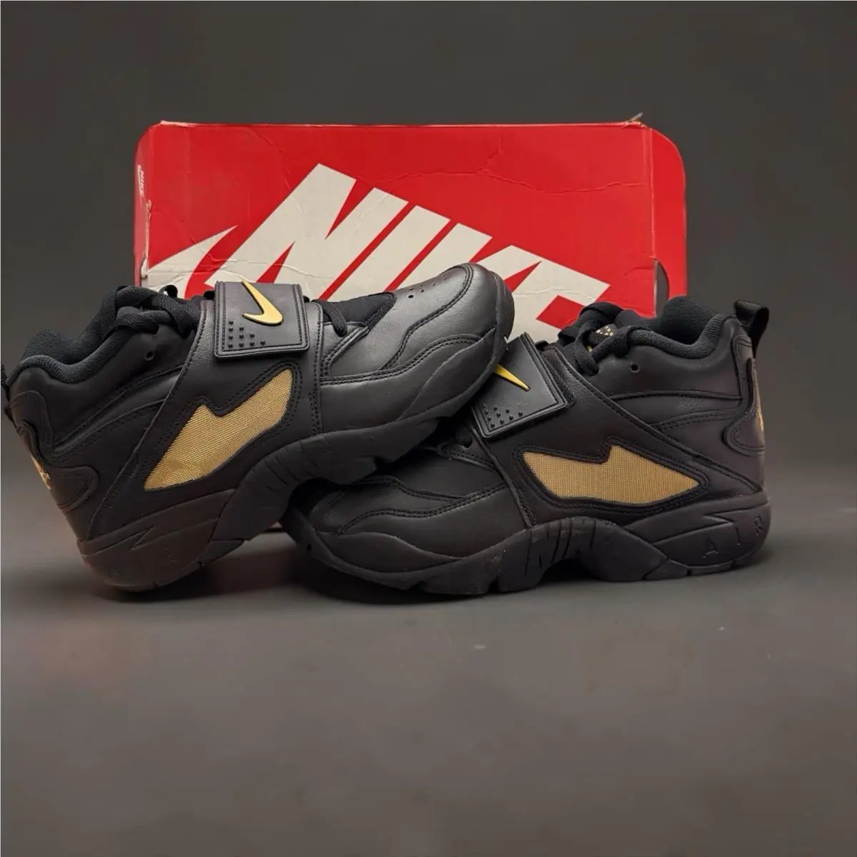 Nike sz 9.5 Air Diamond Turf Prm HV5788 Black Metallic Gold Baseball Shoes