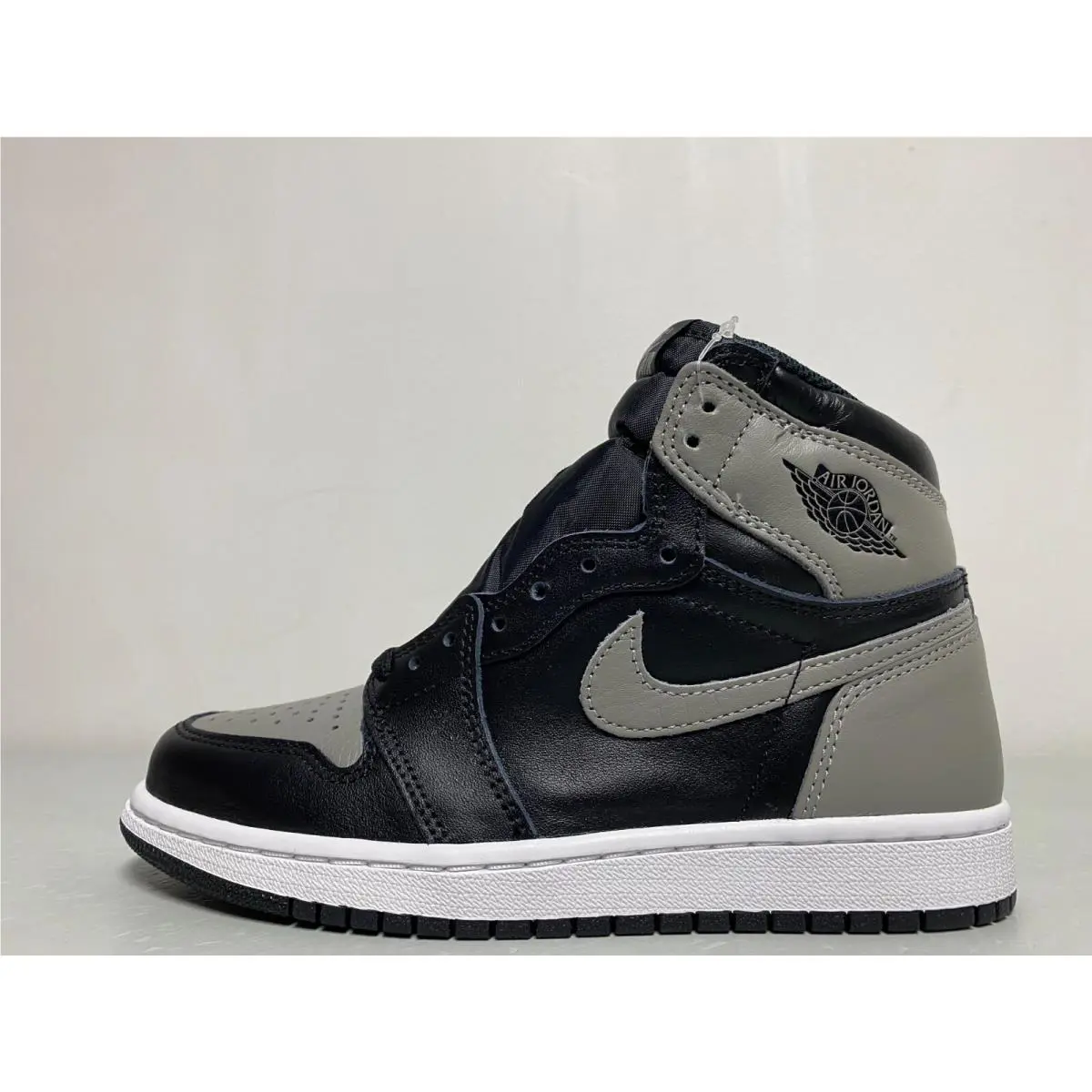 Nike shoes - Nike Air Jordan Retro 1 High OG - 555088-013 - Black/Medium Grey-White (UPC: 884751601569) 0