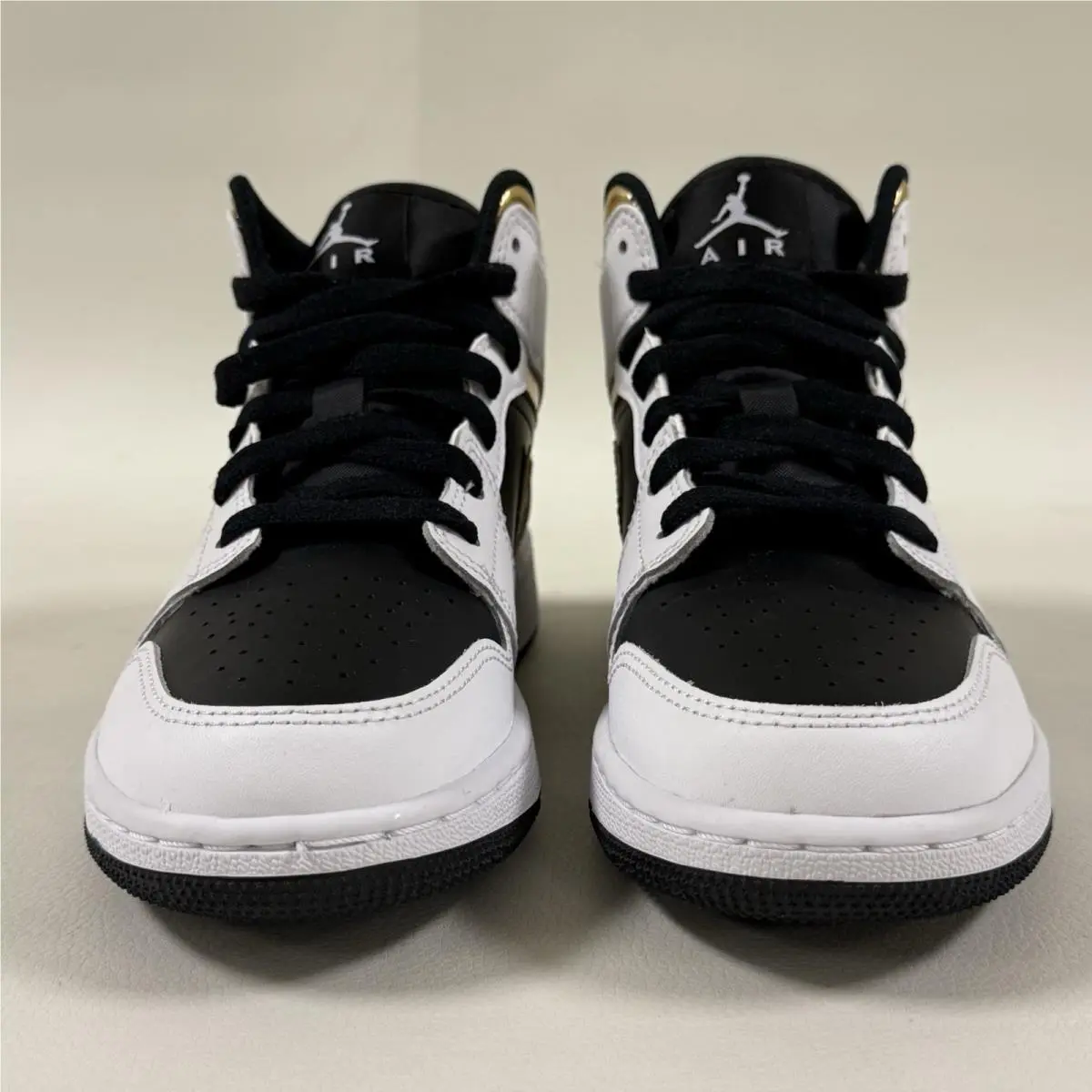 Nike shoes - Air Jordan 1 - Air - 554725-190 - White 1