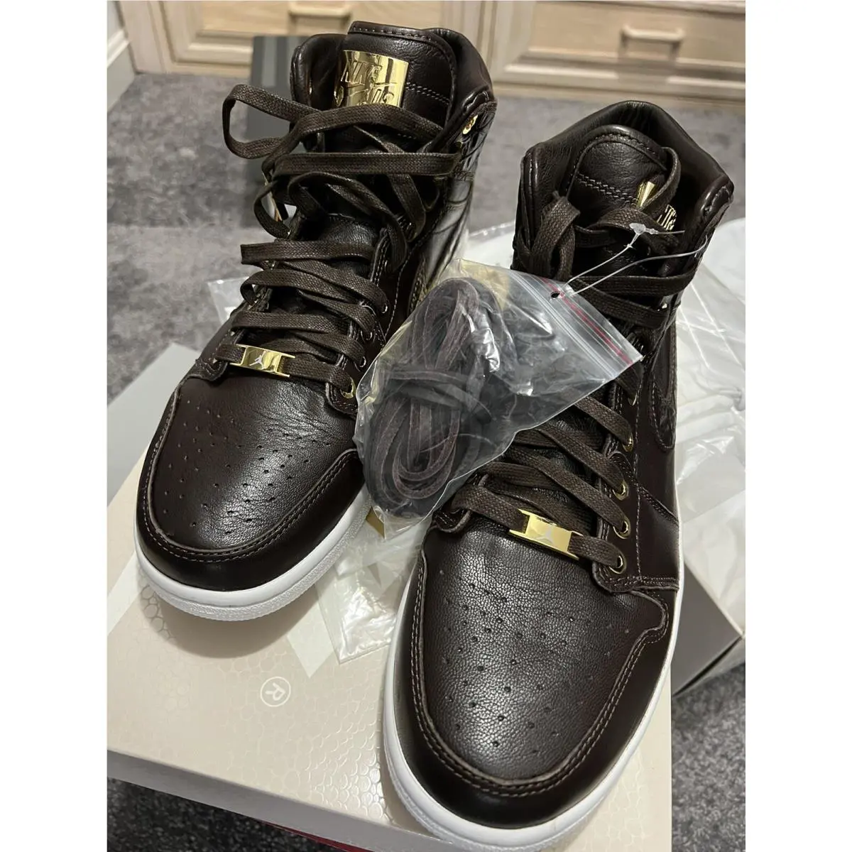 Nike shoes - Air Jordan 1 - Air - 705075-205 - Brown (UPC: 0888410193662) 3