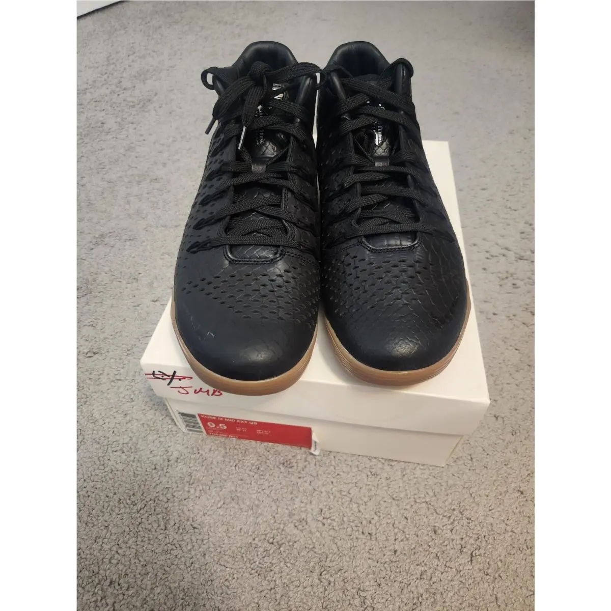 Size 9.5 -  Kobe 9 Ext QS Mid Snakesk by Nike