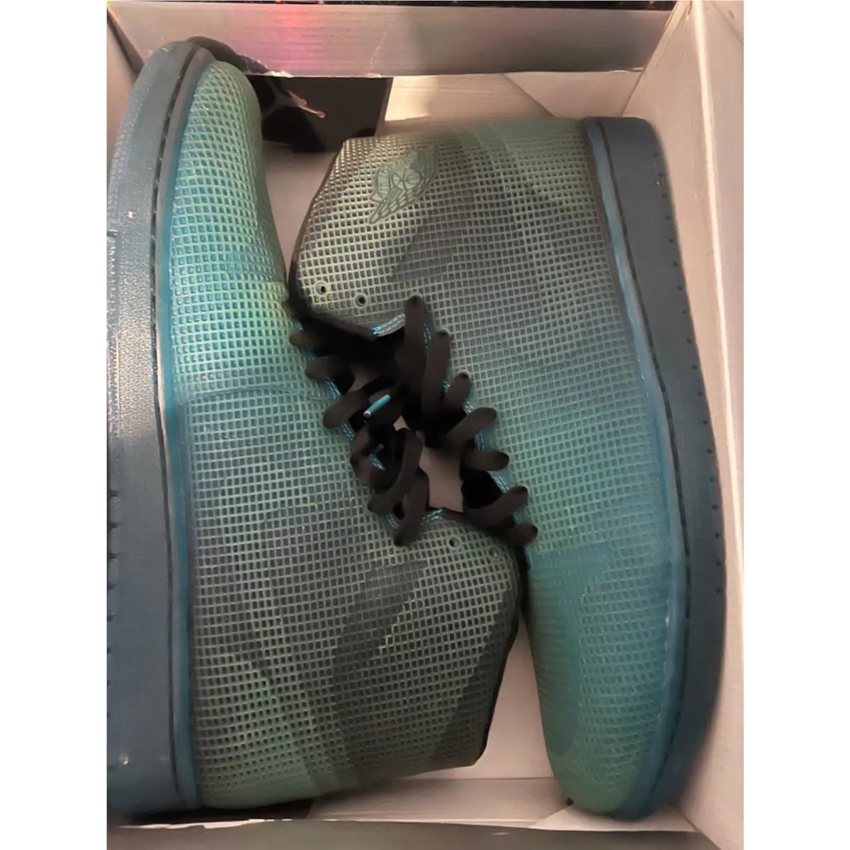 Nike shoes - Air Jordan 1 - Air - 677690 020 - TEAL (UPC: 00886066715962) 4