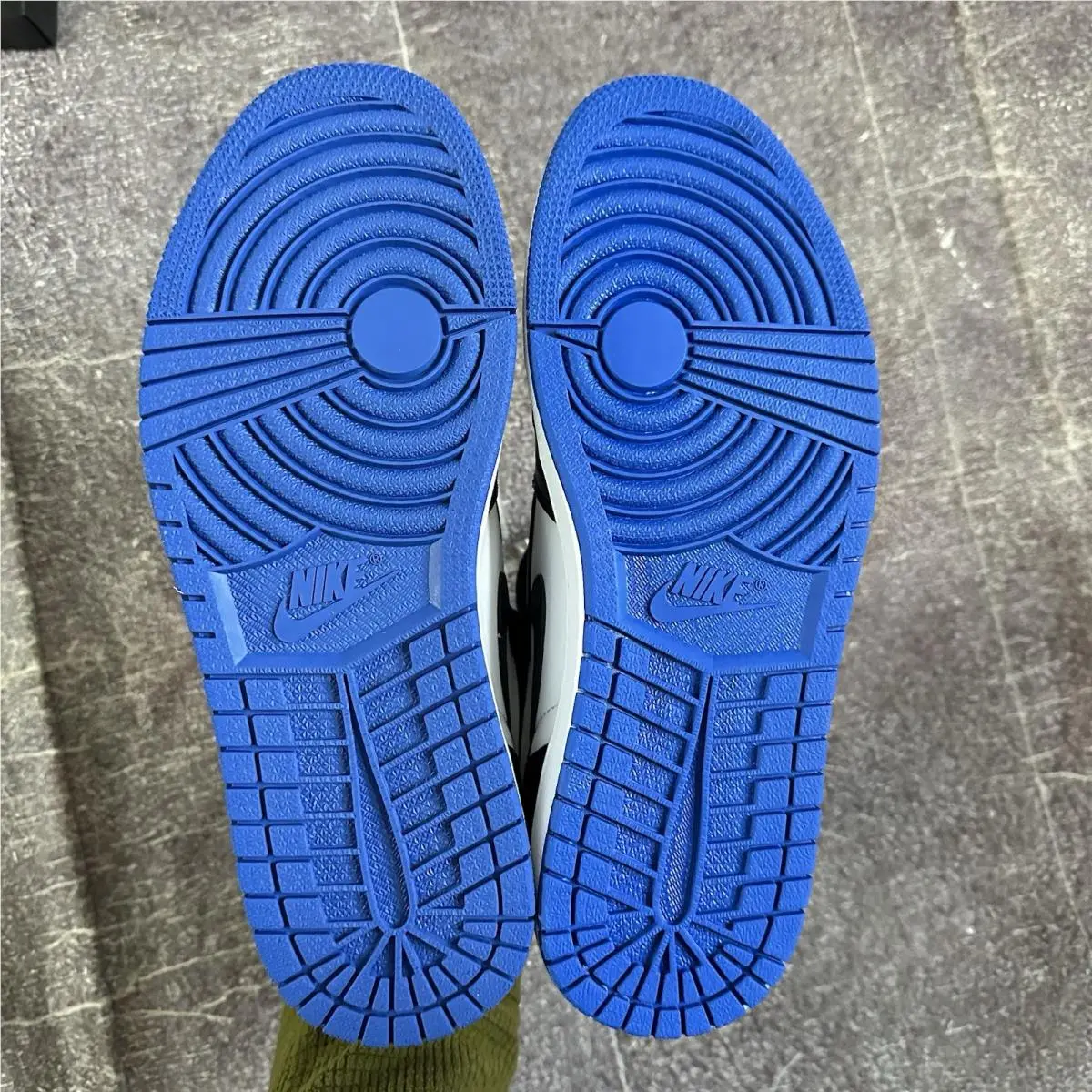 Nike shoes - Air Jordan 1 - Air - 555088-041 - Blue 4
