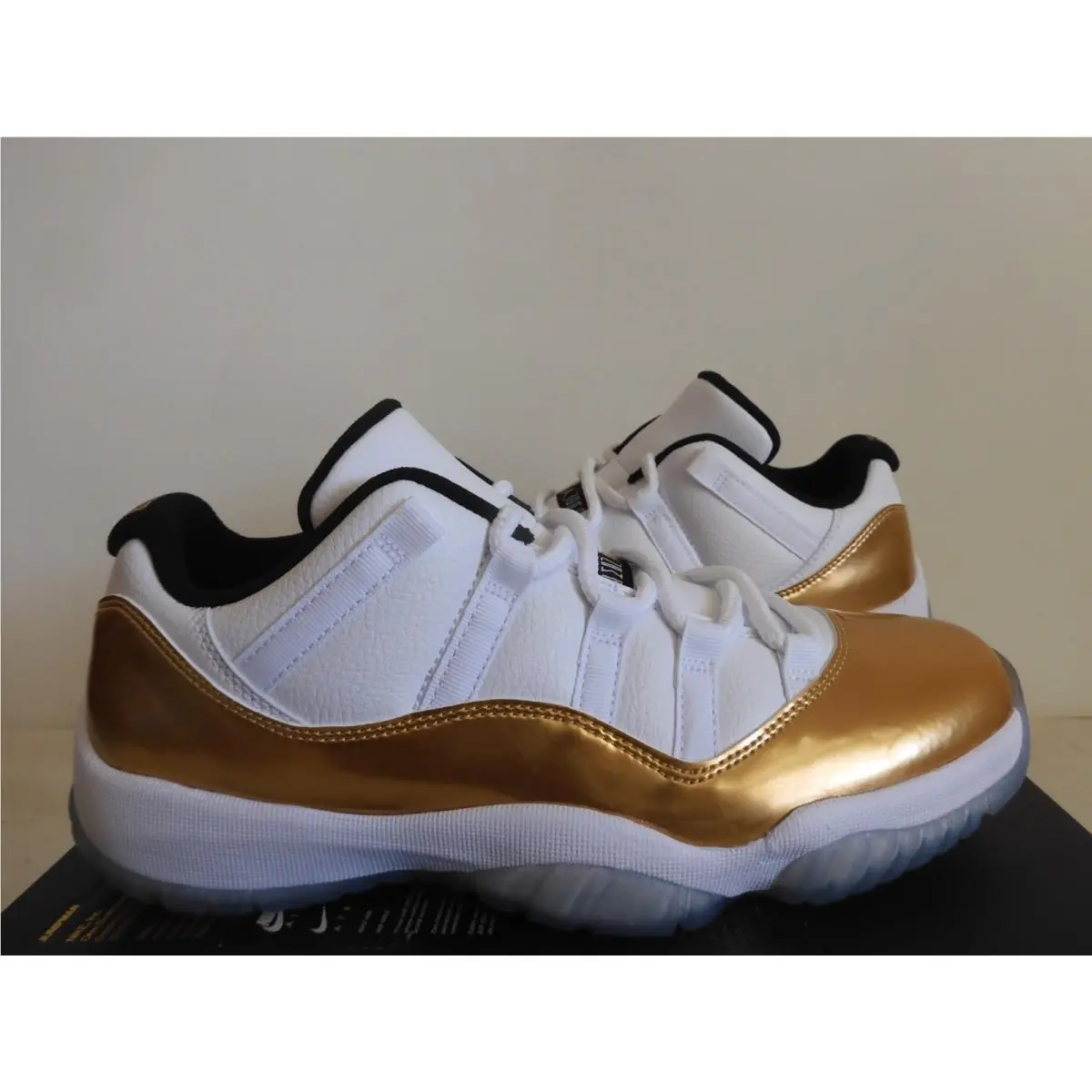 Nike shoes - Air Jordan 11 - Air - 528895-103 - White (UPC: 091206732987) 0