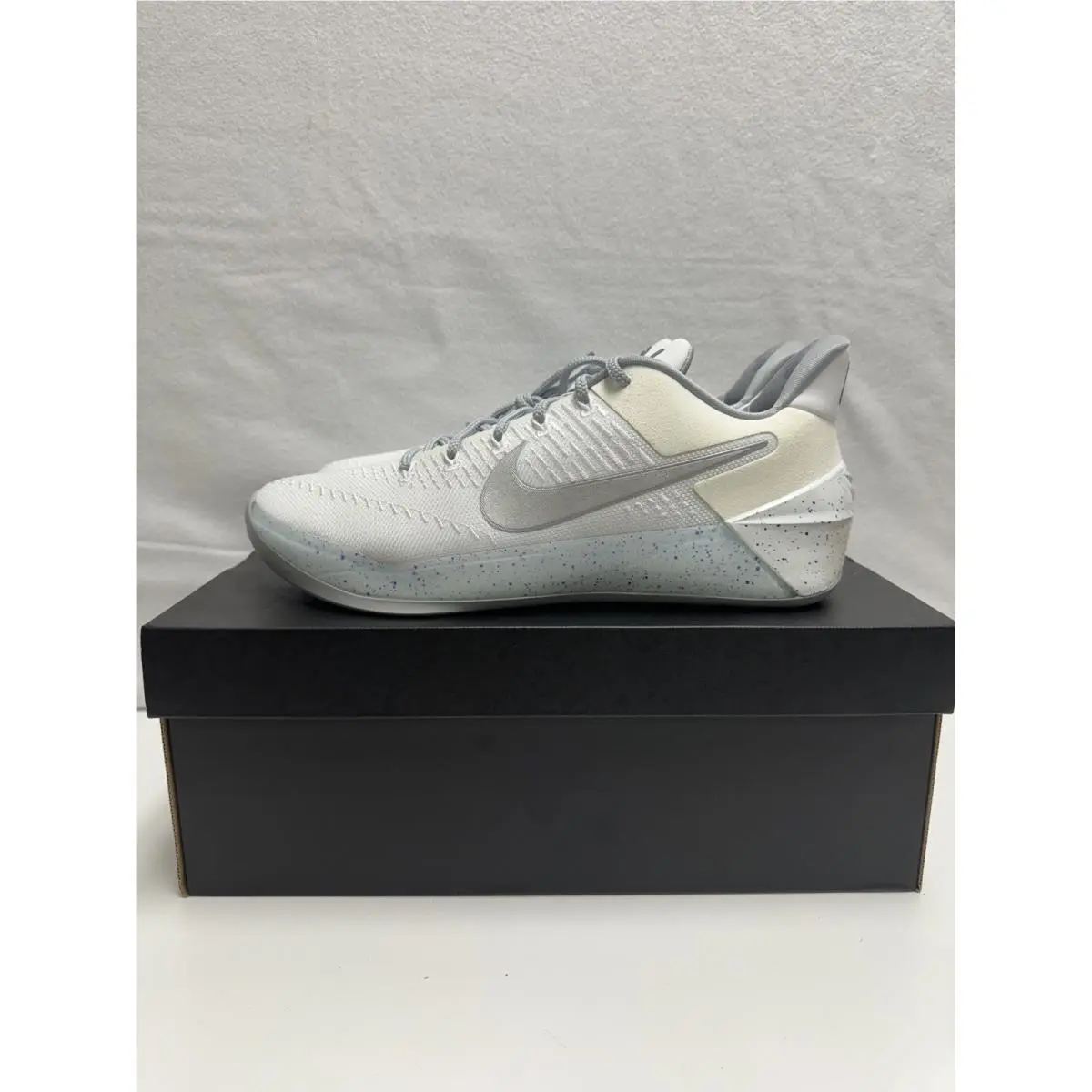 Nike shoes - Nike Kobe Bryant - Kobe Bryant - FQ3544-100 - Silver 1