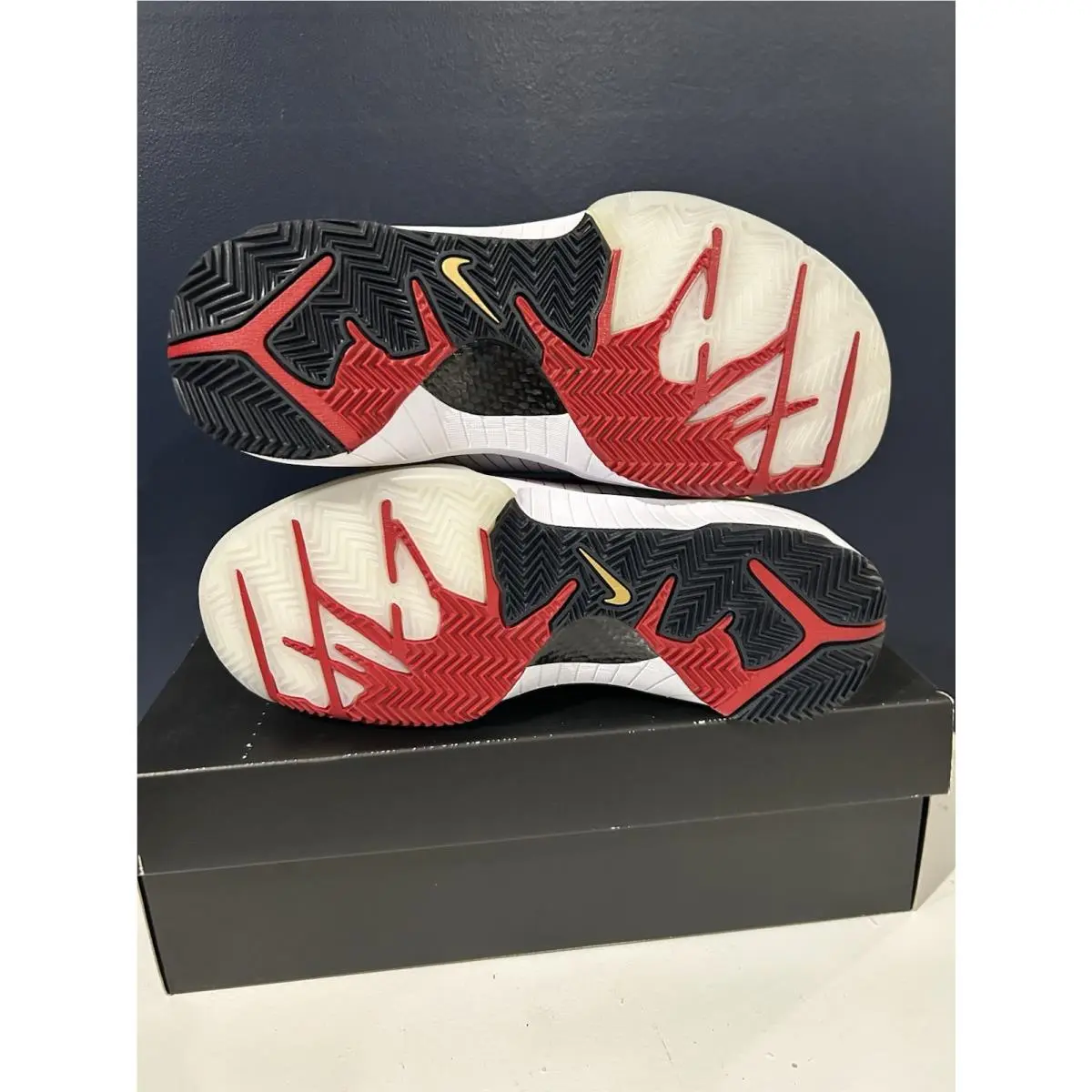 Nike shoes - Kobe - Kobe - Fq3544-100 - Gold 4