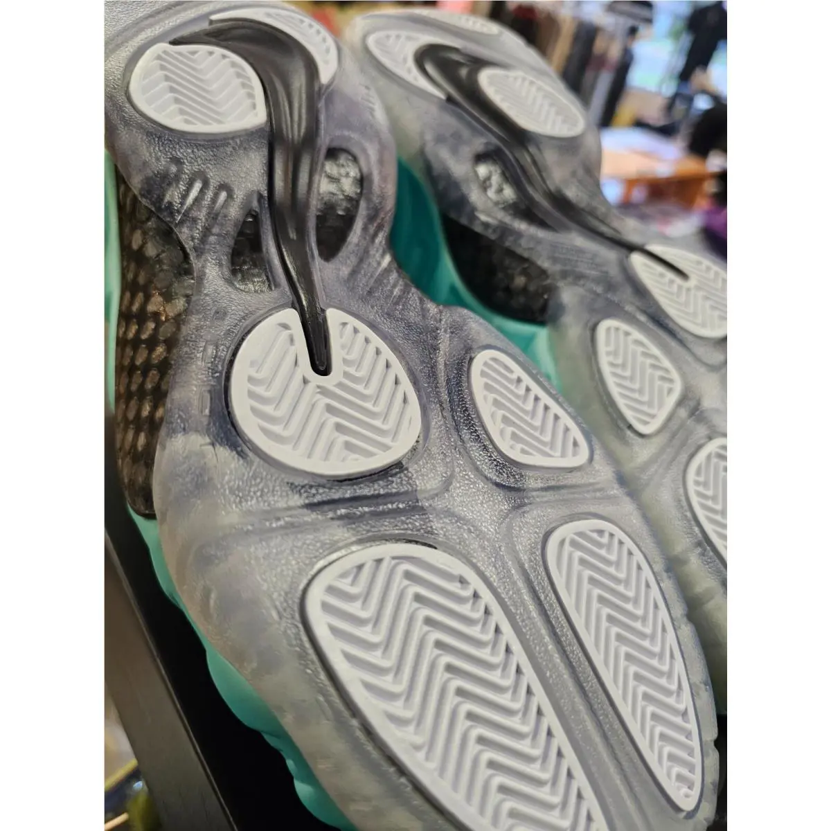Nike shoes - Nike Air Foamposite - Air Foamposite - 624041-303 - Green, Manufacturer: Island Green (UPC: 00884497516981) 7