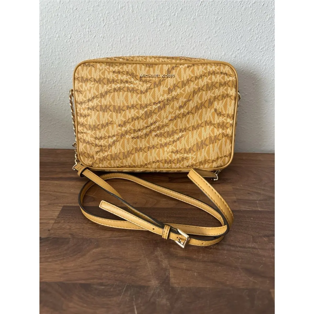 Auth. Michael Kors Jet Set Large East West Crossbody Mustard Yellow/orange