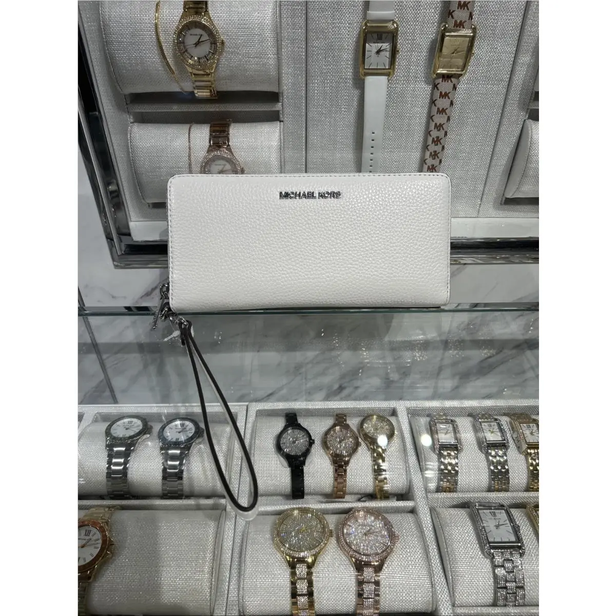 Michael Kors Jet Set Travel Large Travel Continental Wallet Wristlet White