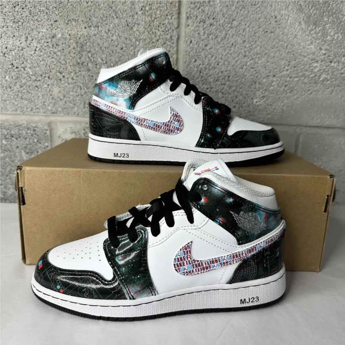 Nike Air Jordan 1 Mid SE GS Take Flight Youth Sz 3.5 / Women`s 5 BQ6931-114