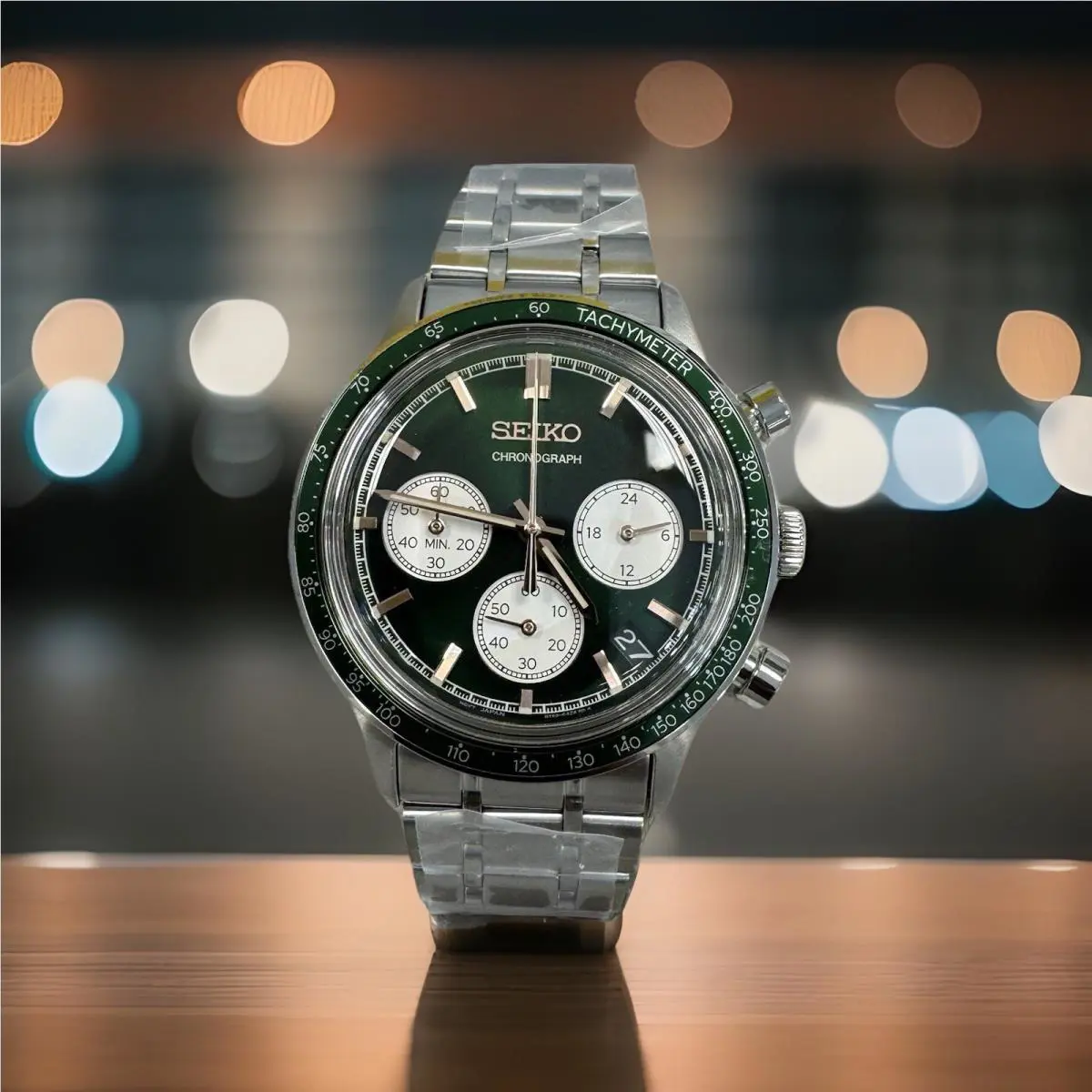 Seiko Essential Quartz Chronograph Green Dial SSB481 - Dial: Green, Band: Silver