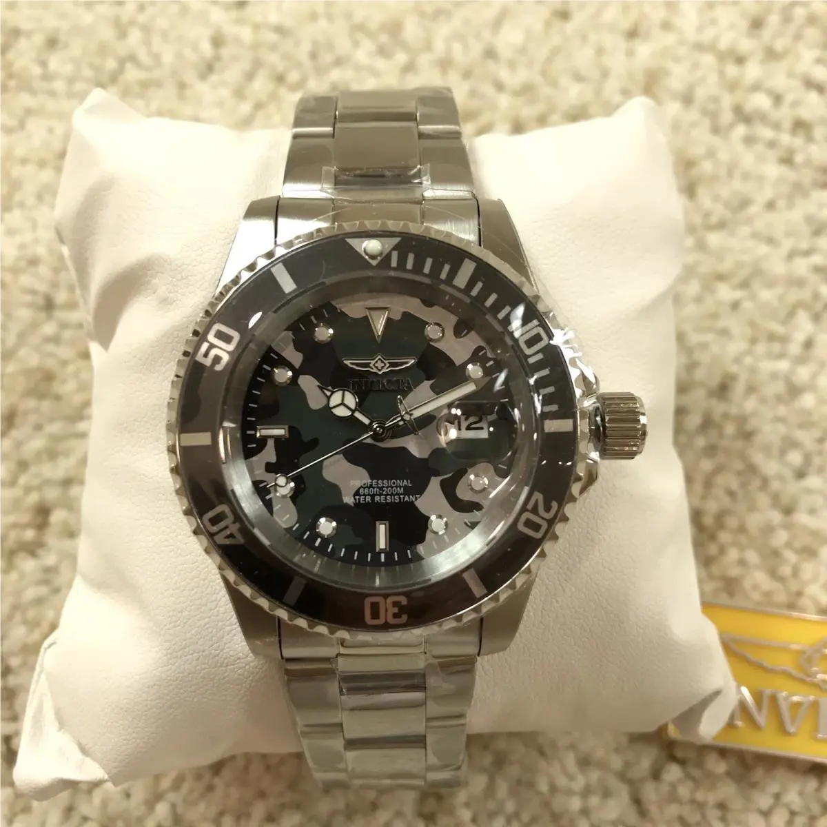 Invicta Pro Diver Camo Series Quartz Men`s Watch 40mm 48566 Gray