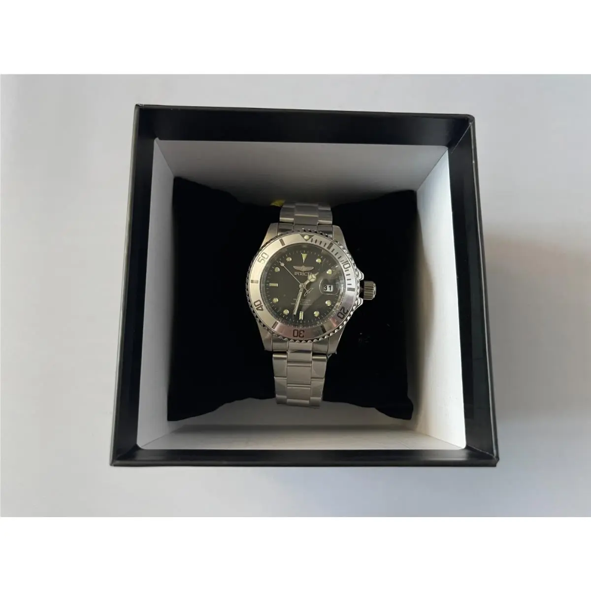 Invicta Pro Diver Quartz Black Dial Men`s 40 mm Watch 33943