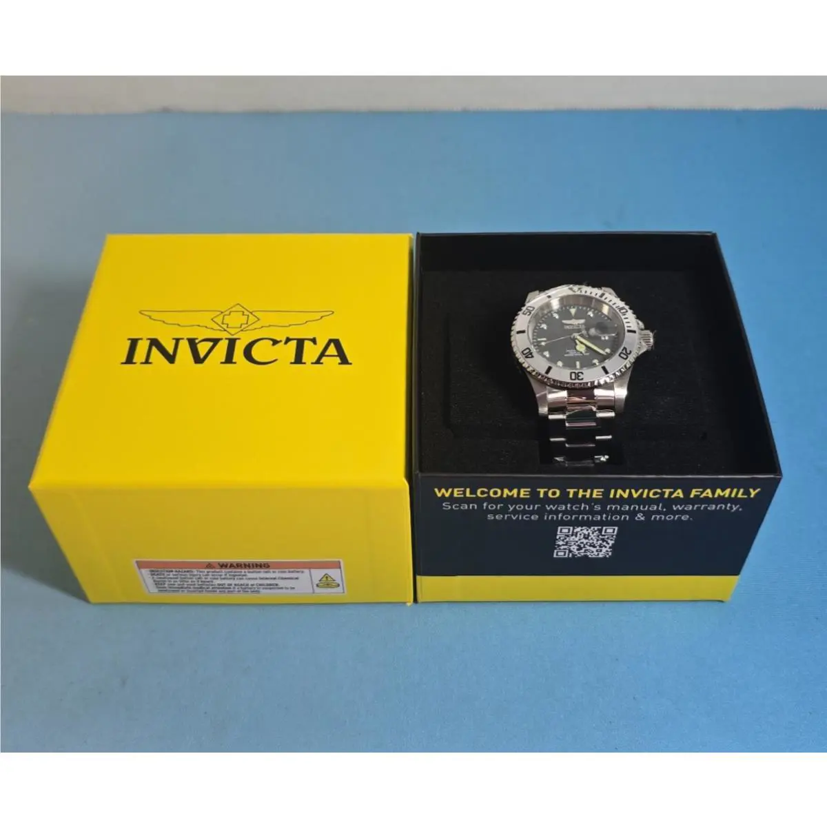 Invicta Men`s Pro Diver Analog Wristwatch Black Dial Stainless Steel Box 33943
