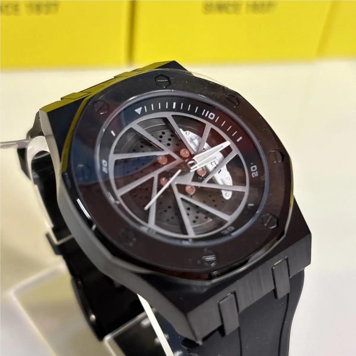 Release Invicta Speedway Rim Men`s Watch 42mm Blk White 69489
