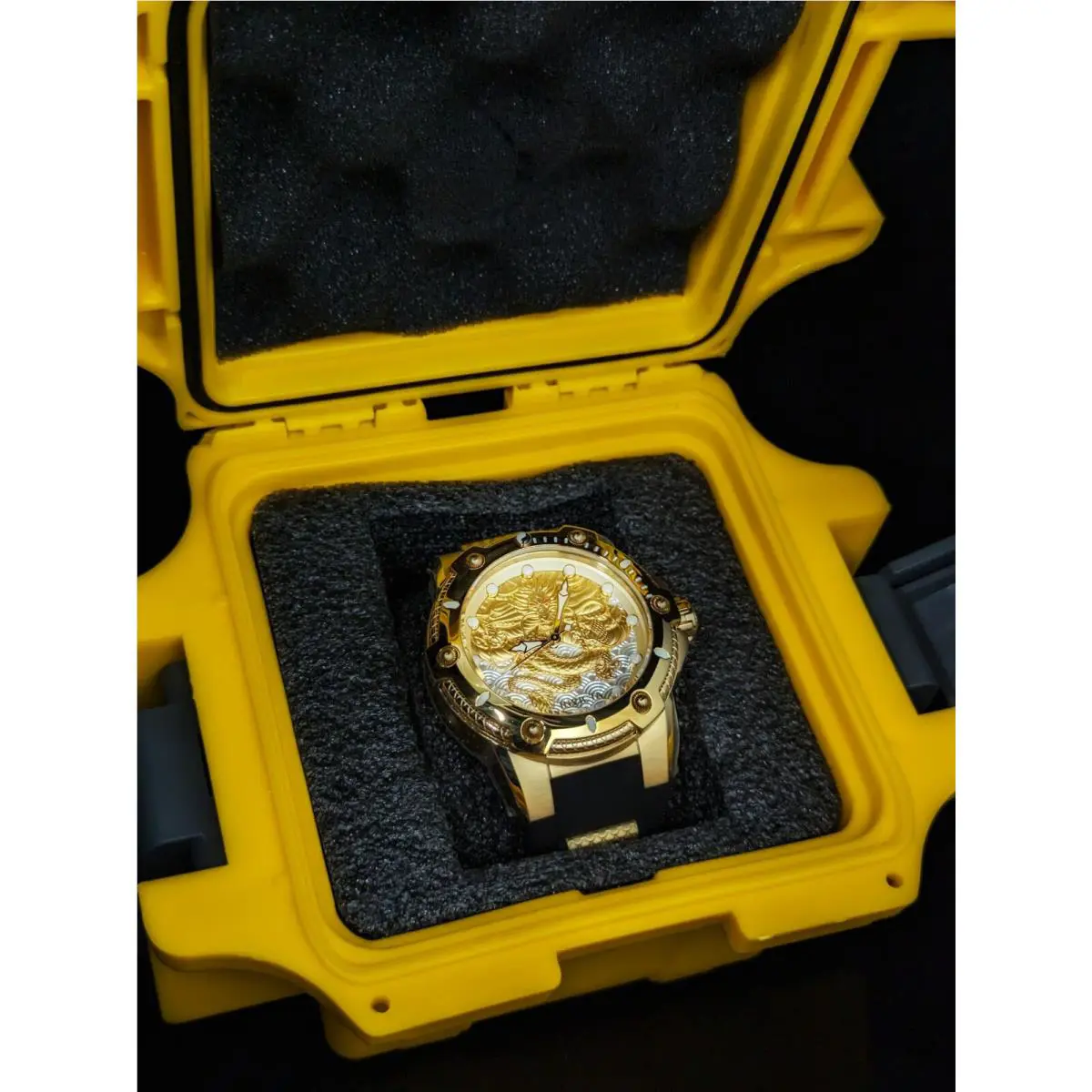Invicta Dragon Gold Automatic Analog Men’s Watch Model: 25777 in Case