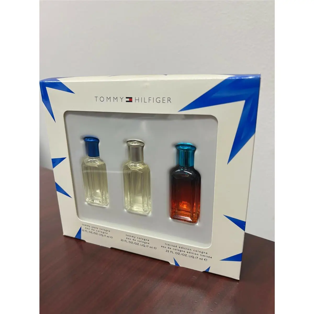Vintage Tommy by Tommy Hilfiger 3 Pieces Miniatures Gift Set : 7 ML Each Item