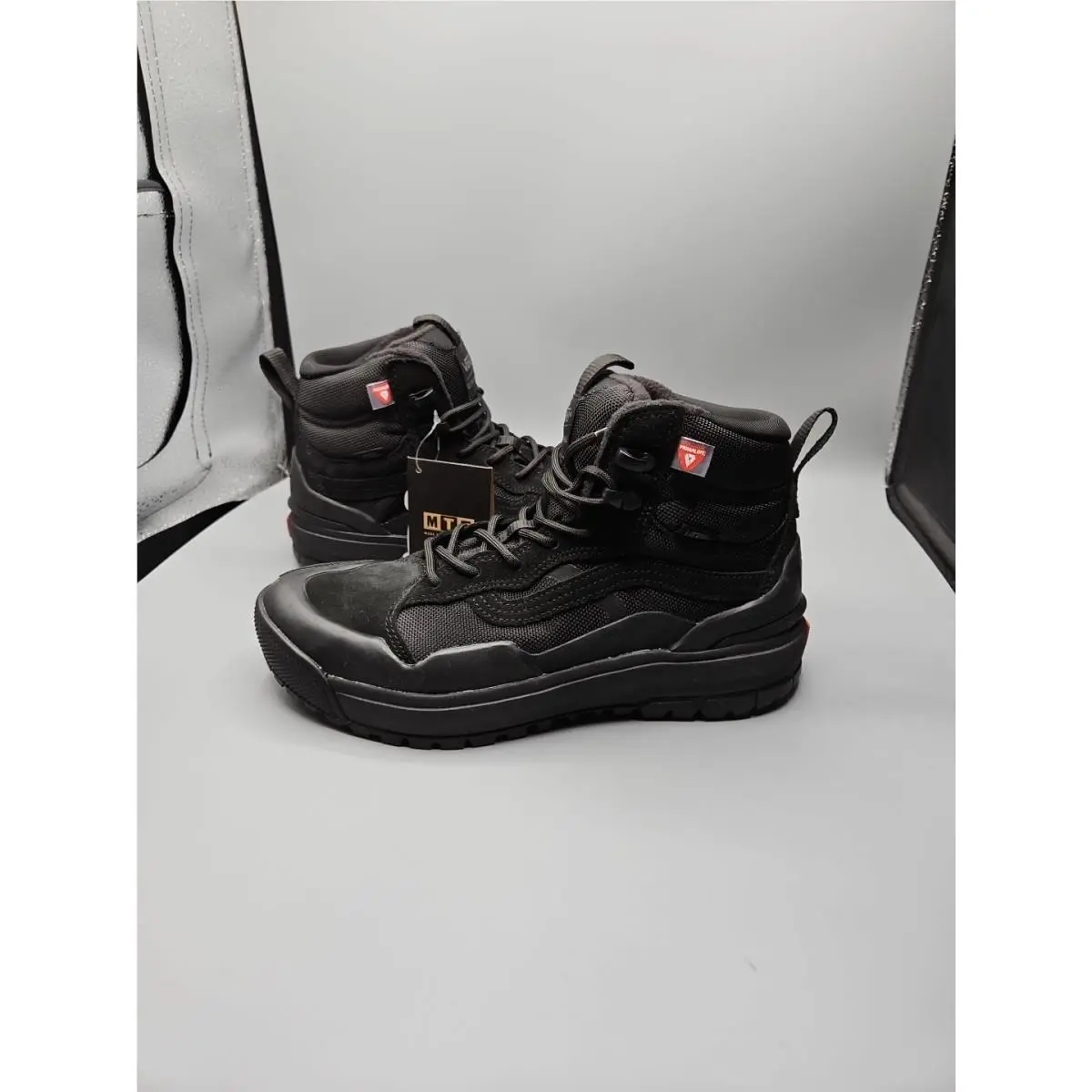 Vans Ultrarange Exo Hi Mte Men`s Size 7 Black/black VN0A4BVSBKA