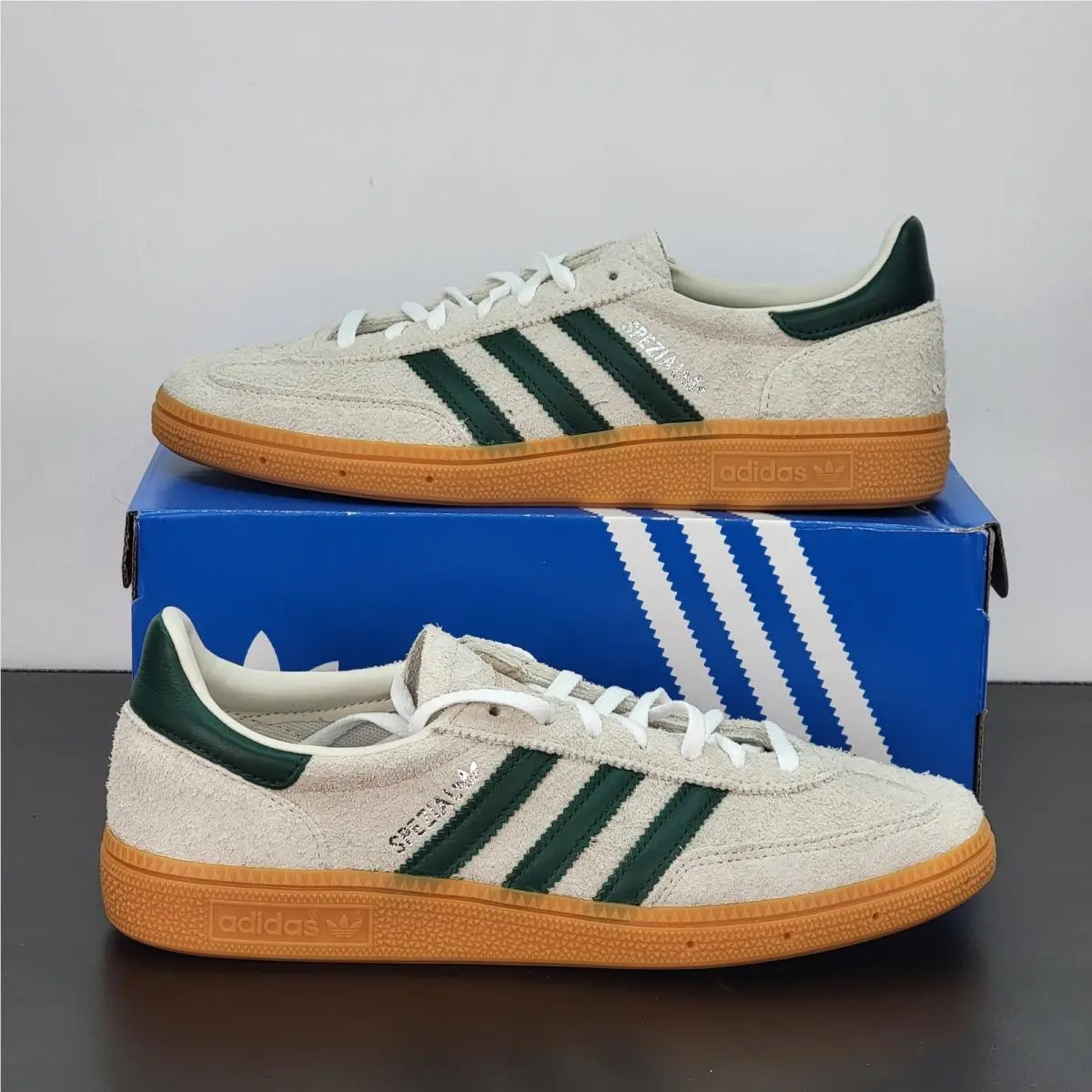 Adidas Handball Spezial Women`s Size 9.5 Athletic Shoes Beige Casual Sneakers