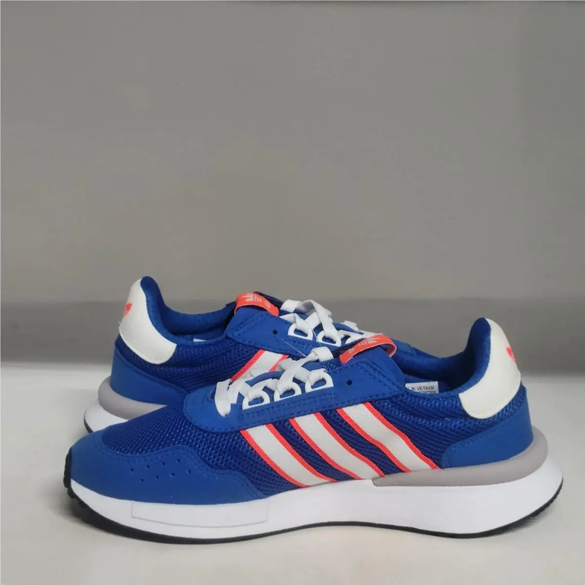 Adidas shoes - adidas Retroset - Retroset - FW3342 - Blue/White/Solar Red 5