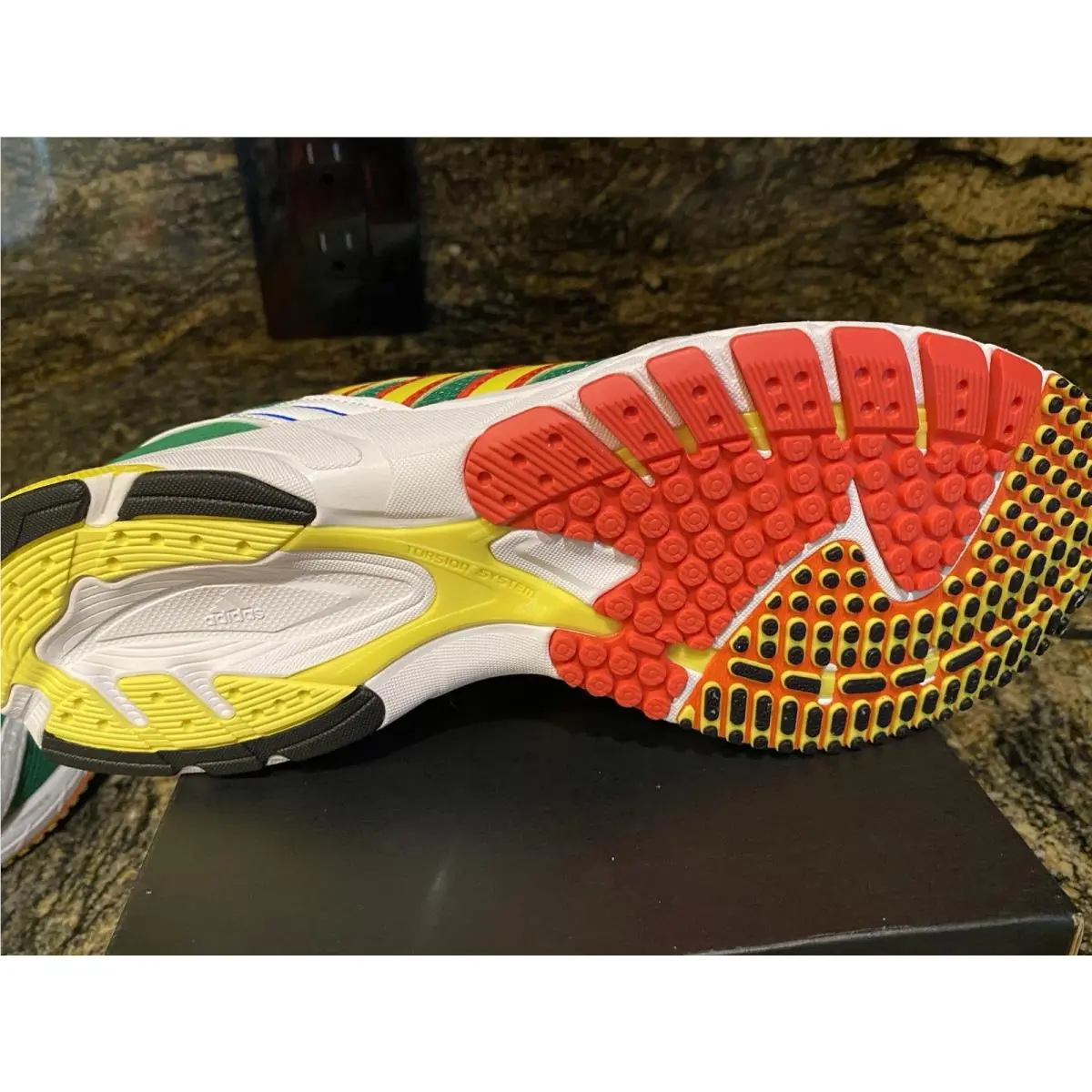 Adidas shoes - Green/Cloud White/Bright Red 2