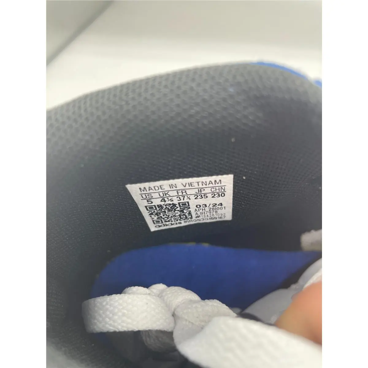 Adidas shoes - Blue (UPC: 196477656670) 4