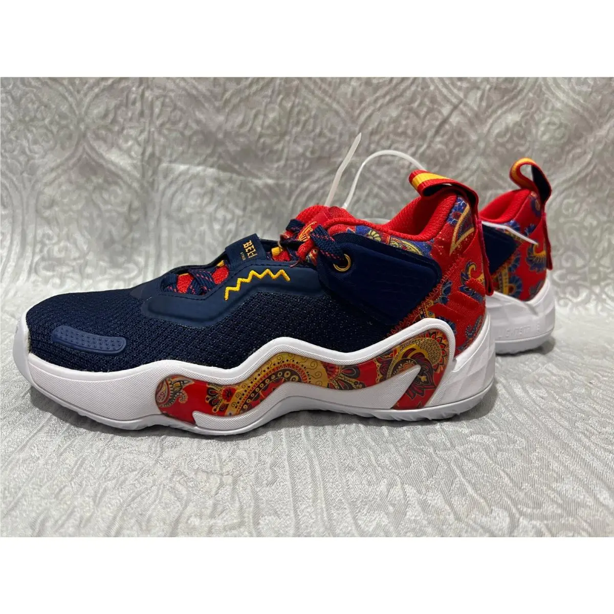 Adidas D.o.n. Issue 3 J Bel-air Basketball Unisex Youth Size 5.5 GZ5513