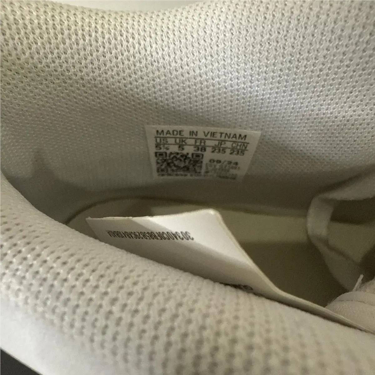 Adidas shoes - adidas Hoops Mid - Hoops Mid - Adidas Hoops 40 - White 4
