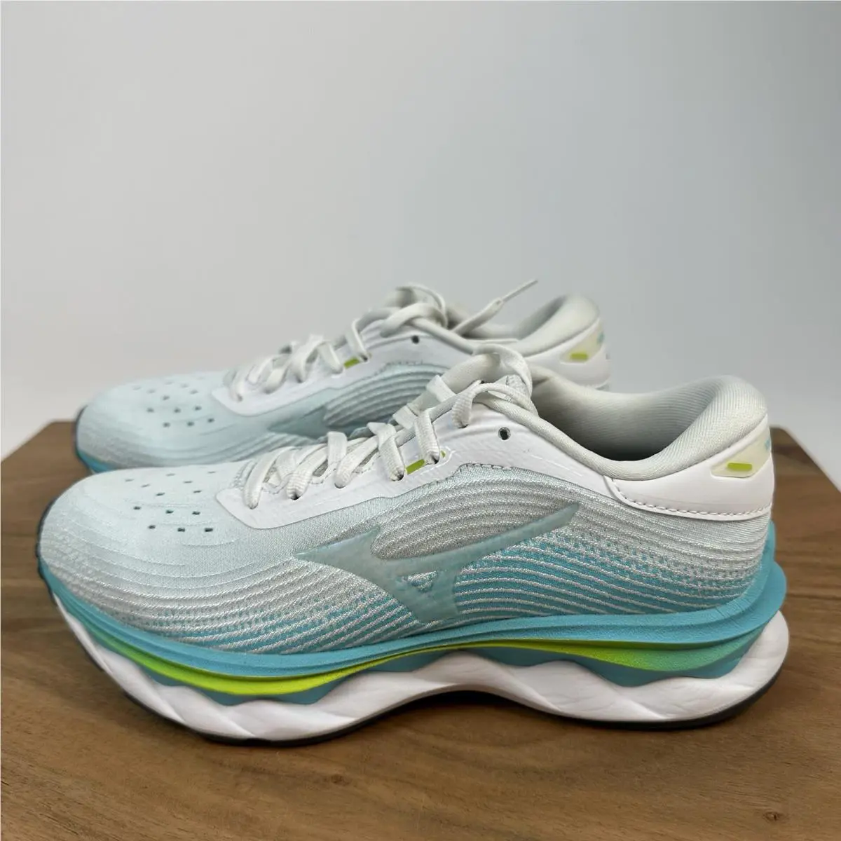 Mizuno shoes - Wave Rider Sky - Wave Rider Sky - J1GD210200 - White 0