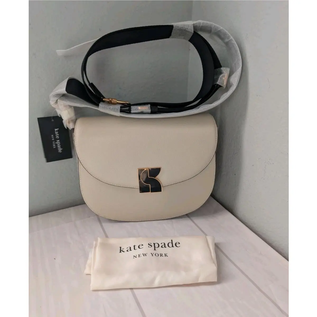 Kate Spade KJ655 Dakota Colorblocked Medium Saddle Bag In Milk Glass