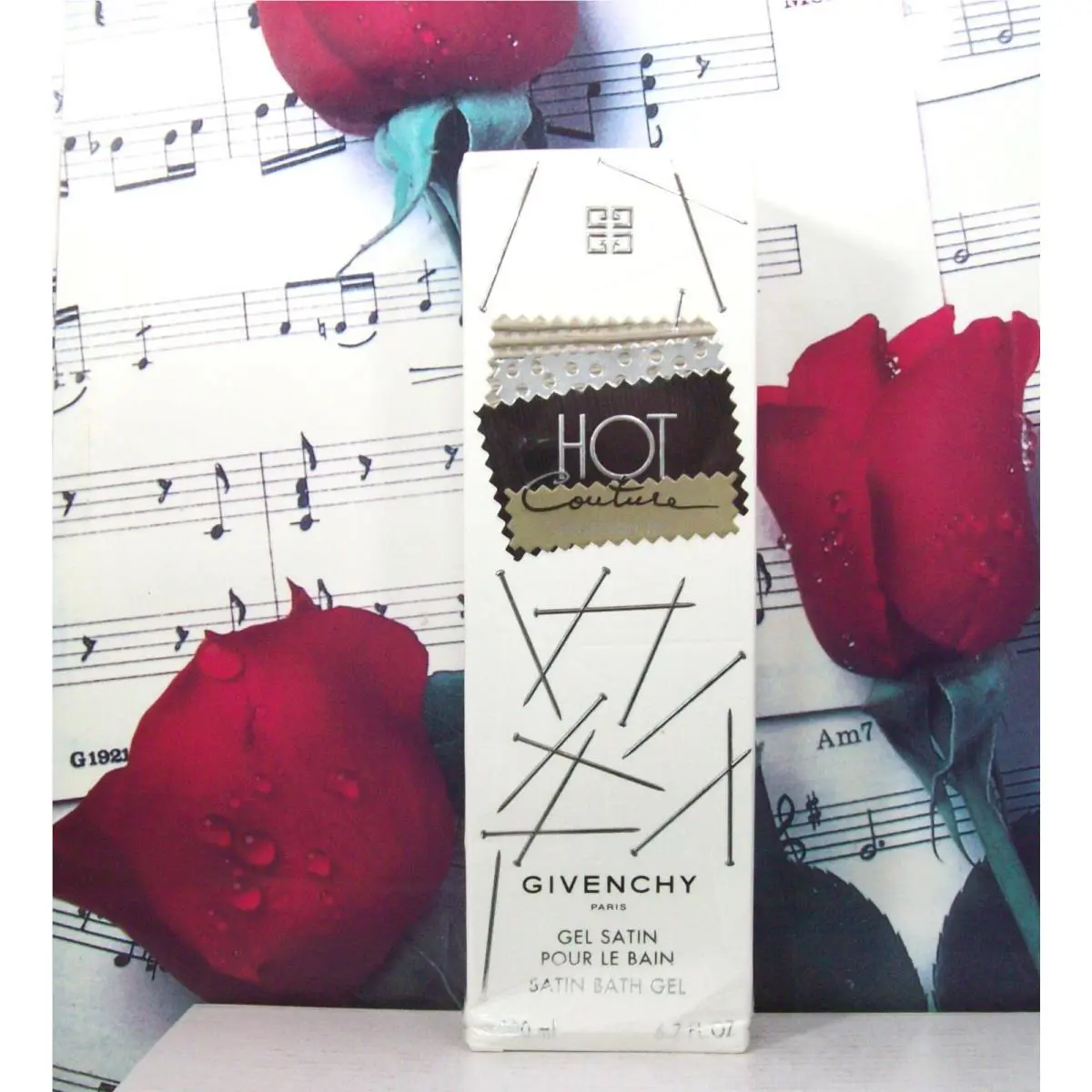 Givenchy Hot Couture Bath / Shower Gel 6.7 Fl. Oz. Box. Vintage