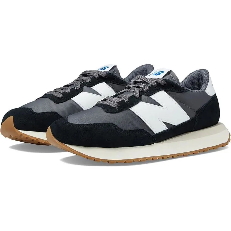 New Balance shoes - Black/White 5