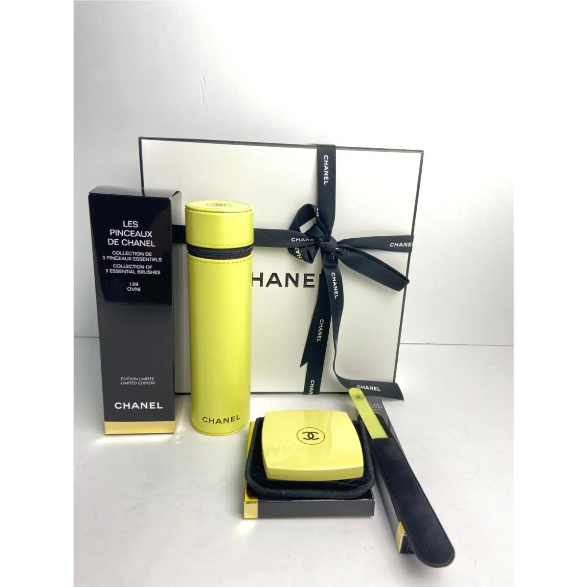 Chanel Limited Edition Make Up Brush Set/mirror/nail File with 7samples