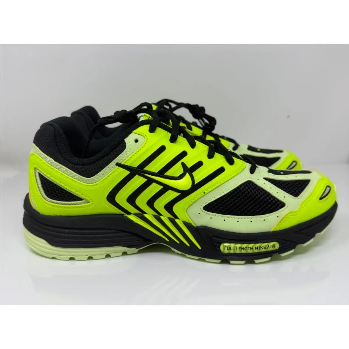 Men`s Size 11 Nike Air Pegasus 2005 HQ5403 700 Black Volt No Box Lid