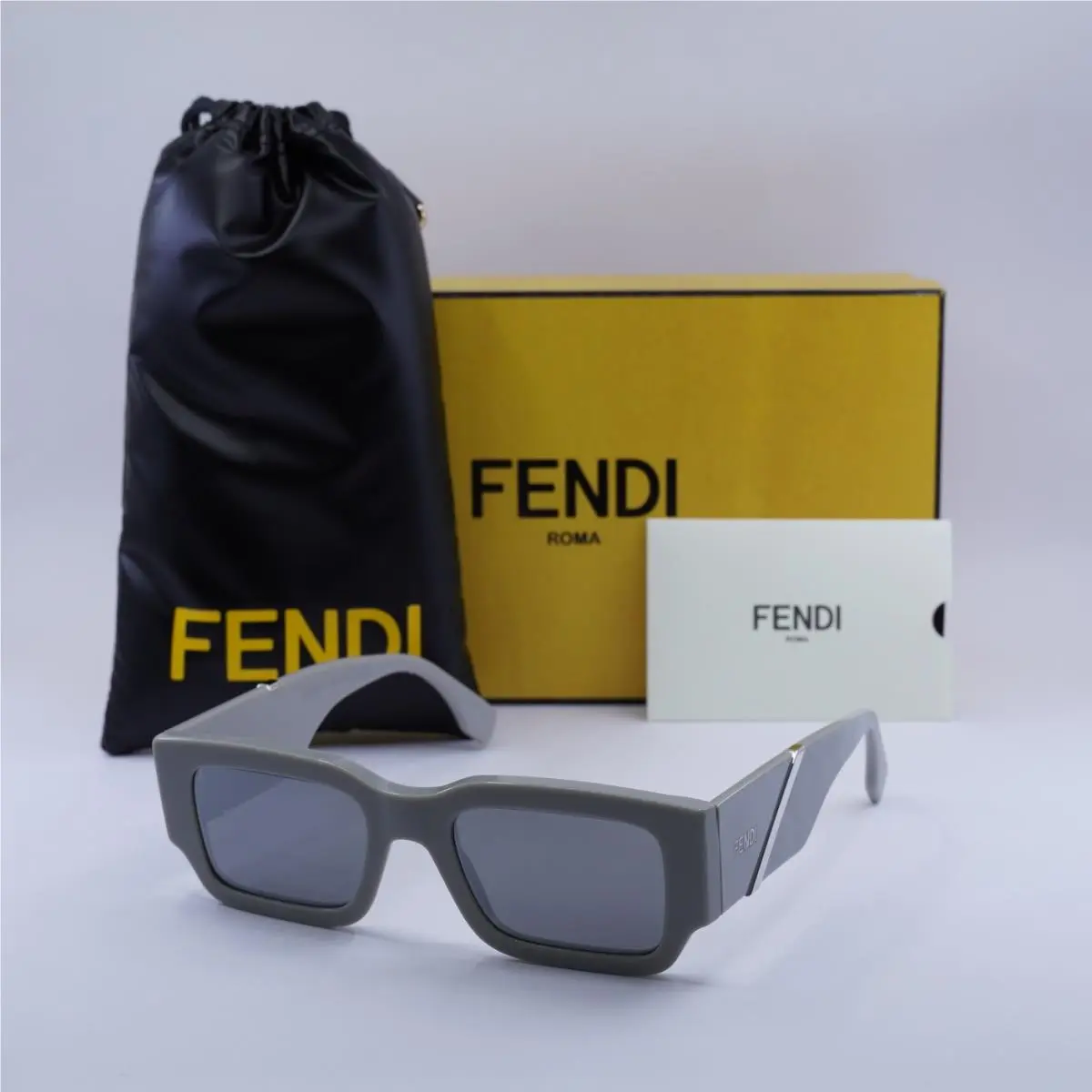 FE40131I 20C Light Grey/grey Mirror 51-20-150 Sunglasses by Fendi